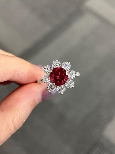 Round cut natural ruby - cut,