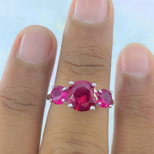 Round cut natural - natural, ruby