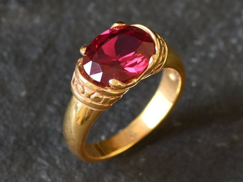 Oval cut natural ruby - 2.40,